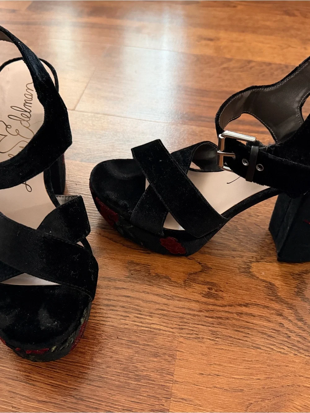 libby. edelman Black Velvet Platform Sandals with Red Floral Embroidery size 9
